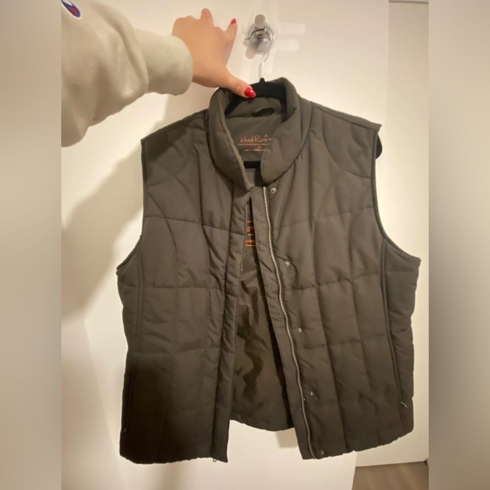 ❤️WIND RIVER VEST FOR SALE❤️